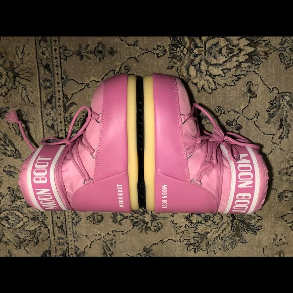 Moon Boot Icon Low Pink Nylon Boots - Picture 8 of 14